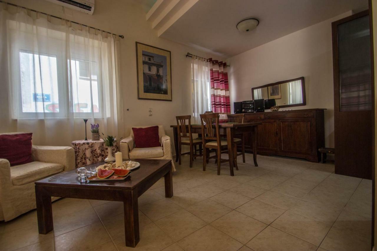 Elizabeth'S Place Heraklion Exteriör bild